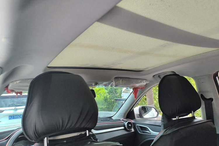 Used MG ZS 2020 Global Bestseller with 1.5L Engine Manual Transmission and a Massive 65-Inch Panoramic Sunroof Version Headliner