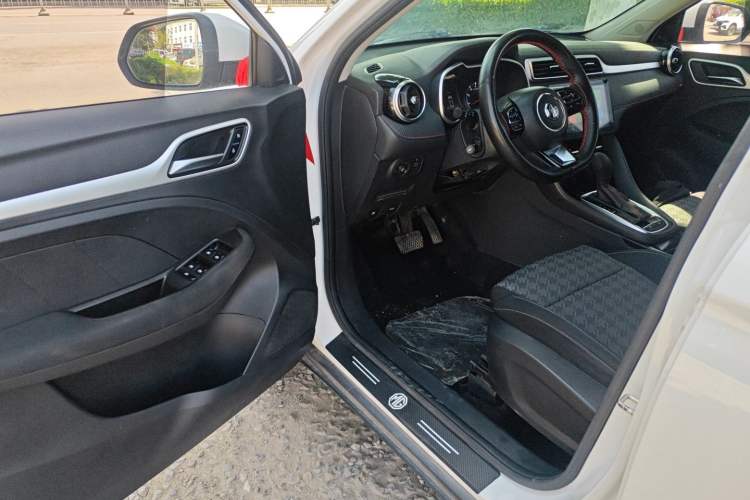 Used MG ZS 2020 180 DVVT Automatic UP Interior 3