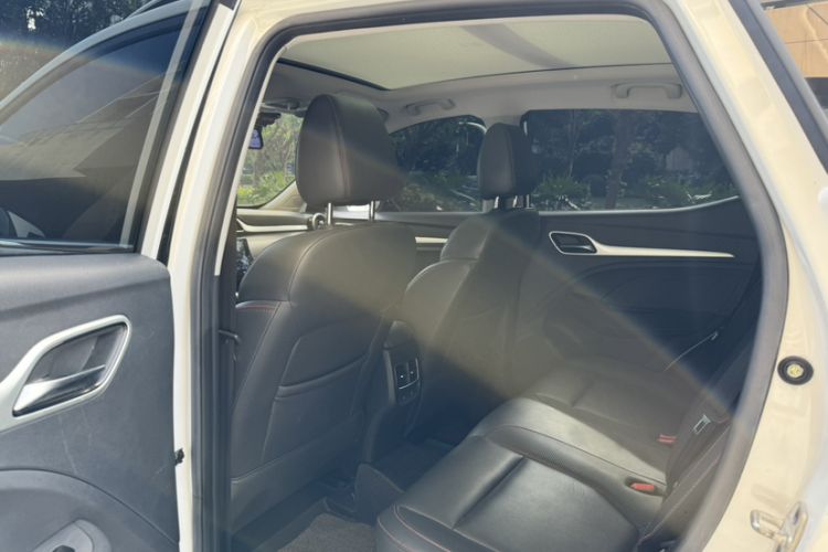 Used MG ZS 2020 180 DVVT Automatic Lite Interior 3