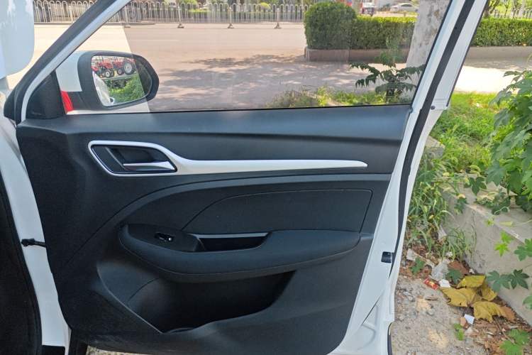 Used MG ZS 2020 180 DVVT Automatic UP Interior 5