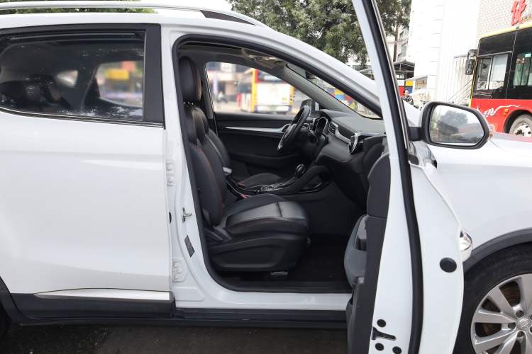 Used MG ZS 2020 180 DVVT Automatic Lite Interior 8