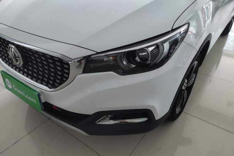 Used MG ZS 2020 Global Bestseller with 1.5L Engine Manual Transmission and a Massive 65-Inch Panoramic Sunroof Version Left Front Headlight