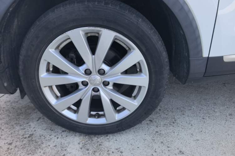 Used MG ZS 2020 180 DVVT Automatic UP Left Front Wheel Hub