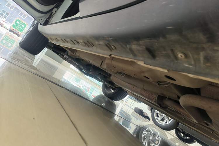 Used MG ZS 2020 Global Bestseller with 1.5L Engine Manual Transmission and a Massive 65-Inch Panoramic Sunroof Version Left Side Sill