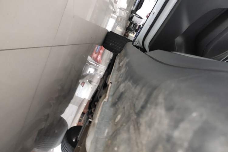 Used MG ZS 2020 Global Bestseller with 1.5L Engine Manual Transmission and a Massive 65-Inch Panoramic Sunroof Version Left Side Sill