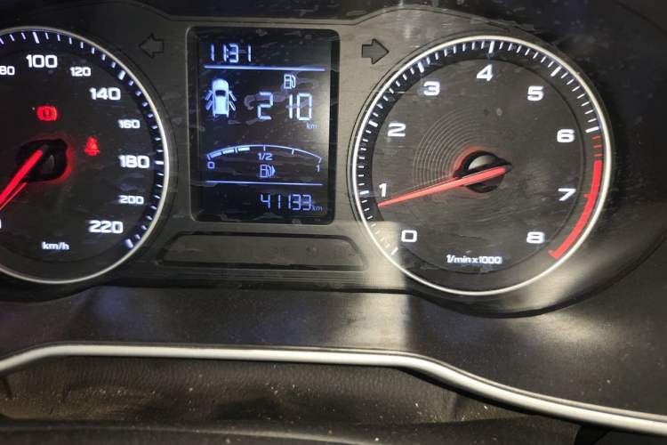 Used MG ZS 2020 Global Bestseller with 1.5L Engine Manual Transmission and a Massive 65-Inch Panoramic Sunroof Version Odometer Close Up