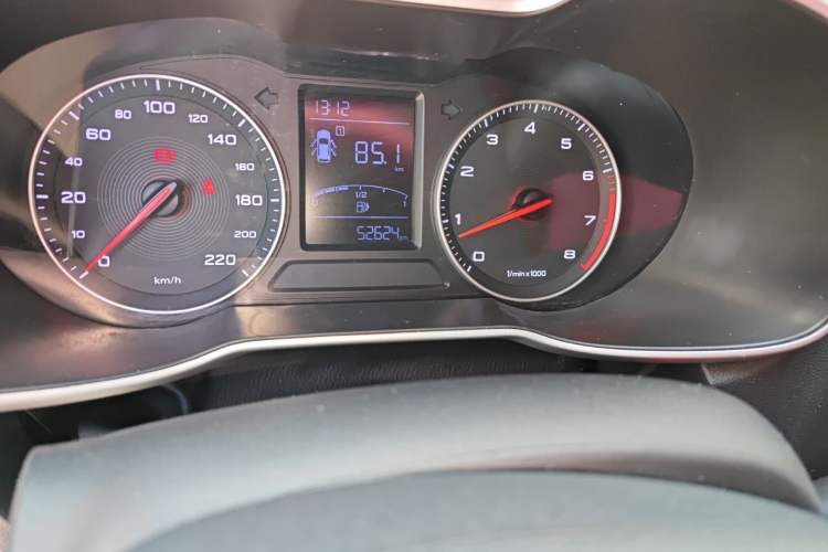 Used MG ZS 2020 Global Bestseller with 1.5L Engine Manual Transmission and a Massive 65-Inch Panoramic Sunroof Version Odometer Close Up