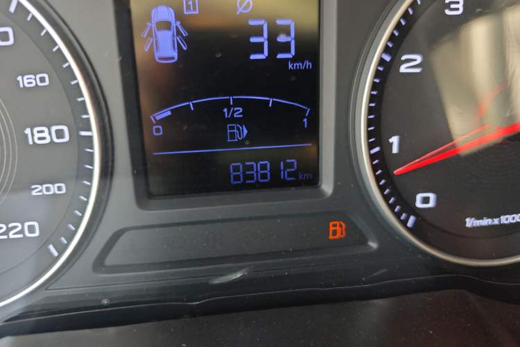 Used MG ZS 2020 Global Bestseller with 1.5L Engine Manual Transmission and a Massive 65-Inch Panoramic Sunroof Version Odometer Close Up