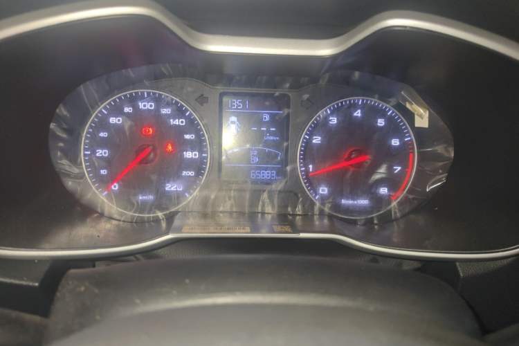 Used MG ZS 2020 Global Bestseller with 1.5L Engine Manual Transmission and a Massive 65-Inch Panoramic Sunroof Version Odometer Close Up