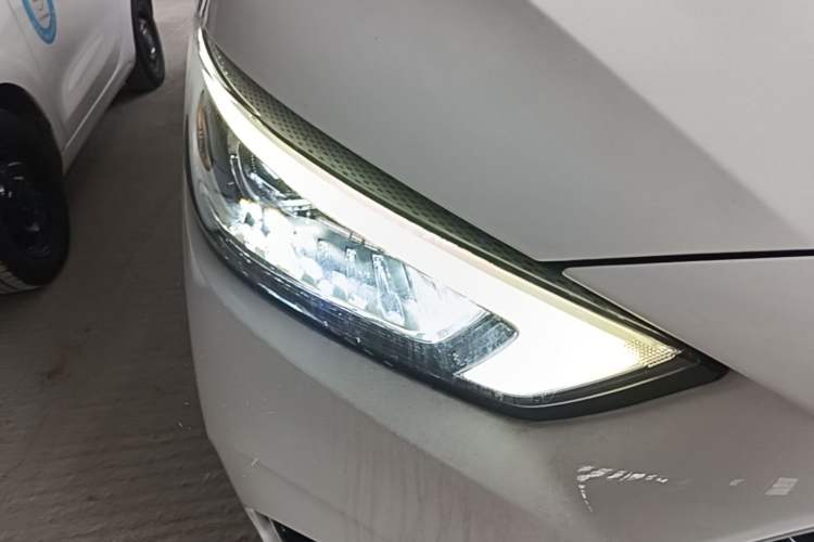 Used MG ZS 2020 180 DVVT Automatic Plus L2+ Right Front Headlight