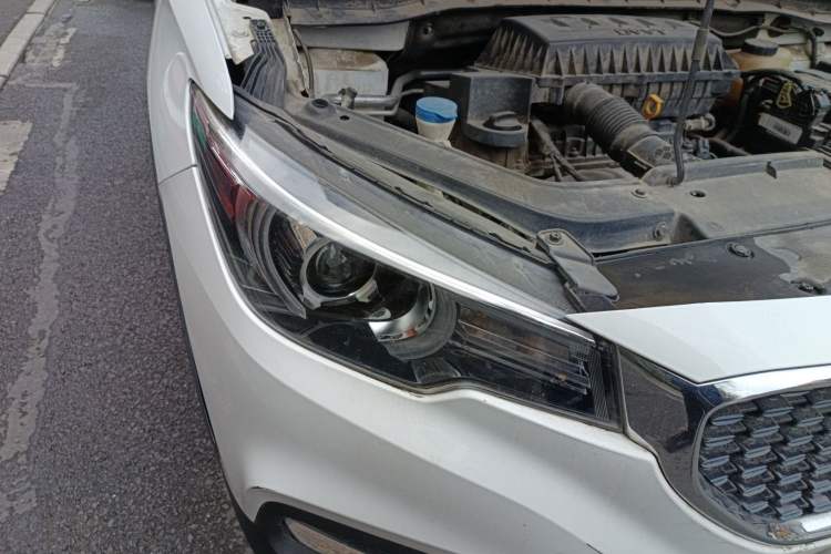 Used MG ZS 2020 Global Bestseller 1.5L Manual Comfort Edition Right Front Headlight