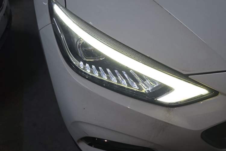 Used MG ZS 2020 180 DVVT Automatic Lite Right Front Headlight