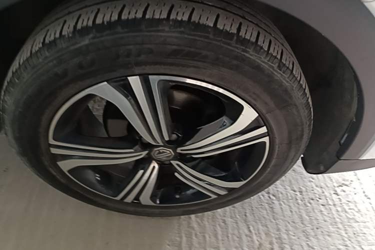 Used MG ZS 2020 180 DVVT Automatic Plus L2+ Right Front Wheel Hub