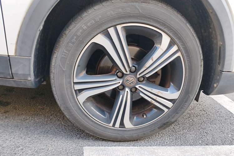 Used MG ZS 2020 180 DVVT Automatic Plus L2+ Right Front Wheel Hub