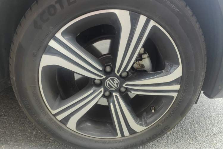 Used MG ZS 2020 180 DVVT Automatic Plus L2+ Right Front Wheel Hub