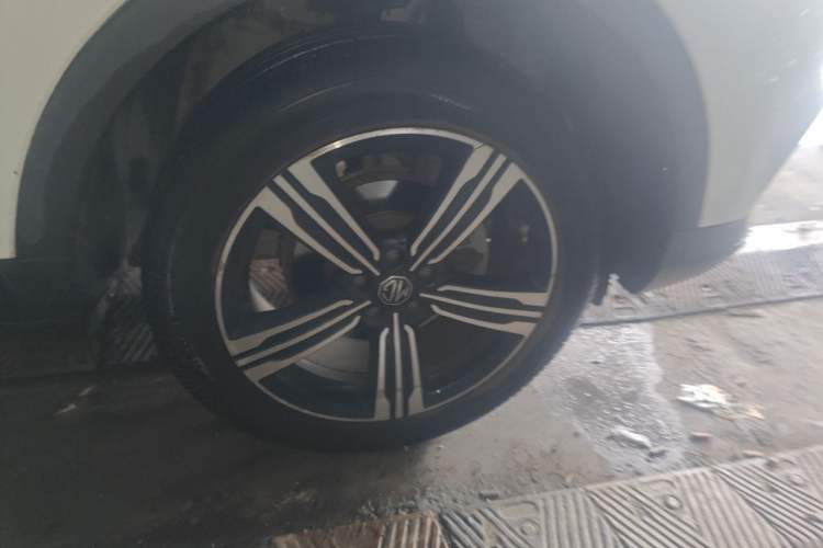 Used MG ZS 2020 Global Bestseller with 1.5L Engine Manual Transmission and a Massive 65-Inch Panoramic Sunroof Version Right Front Wheel Hub