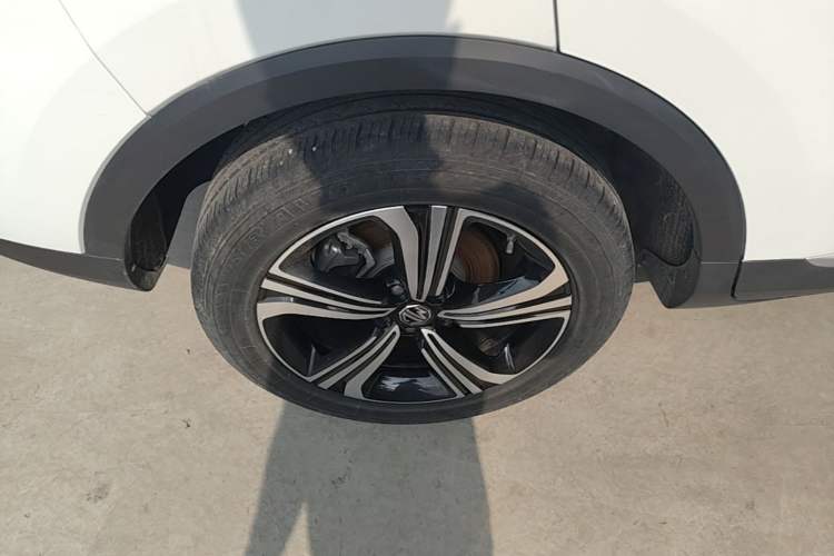 Used MG ZS 2020 180 DVVT Automatic Plus L2+ Right Rear Wheel Hub