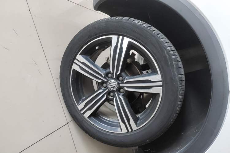Used MG ZS 2020 Global Bestseller with 1.5L Engine Manual Transmission and a Massive 65-Inch Panoramic Sunroof Version Right Rear Wheel Hub
