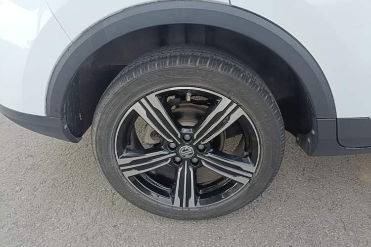 Used MG ZS 2020 Global Bestseller with 1.5L Engine Manual Transmission and a Massive 65-Inch Panoramic Sunroof Version Right Rear Wheel Hub