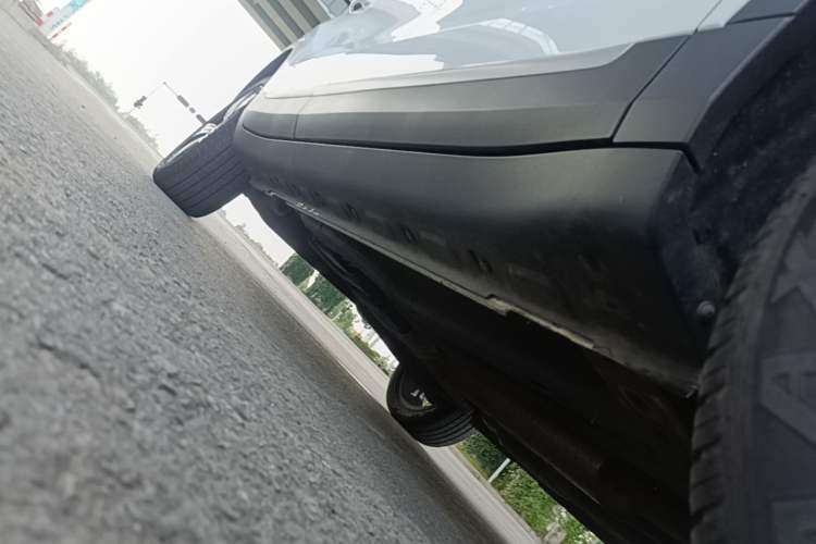 Used MG ZS 2020 Global Bestseller with 1.5L Engine Manual Transmission and a Massive 65-Inch Panoramic Sunroof Version Right Side Sill