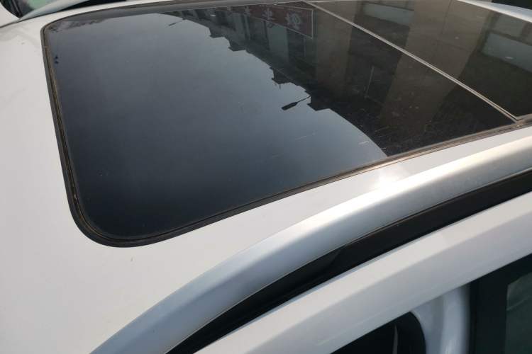 Used MG ZS 2020 Global Bestseller with 1.5L Engine Manual Transmission and a Massive 65-Inch Panoramic Sunroof Version Roof
