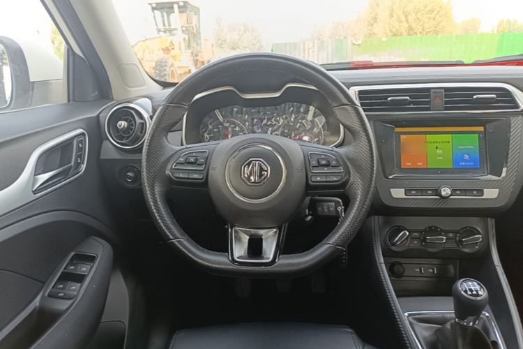 Used MG ZS 2020 Global Bestseller with 1.5L Engine Manual Transmission and a Massive 65-Inch Panoramic Sunroof Version Steering Wheel