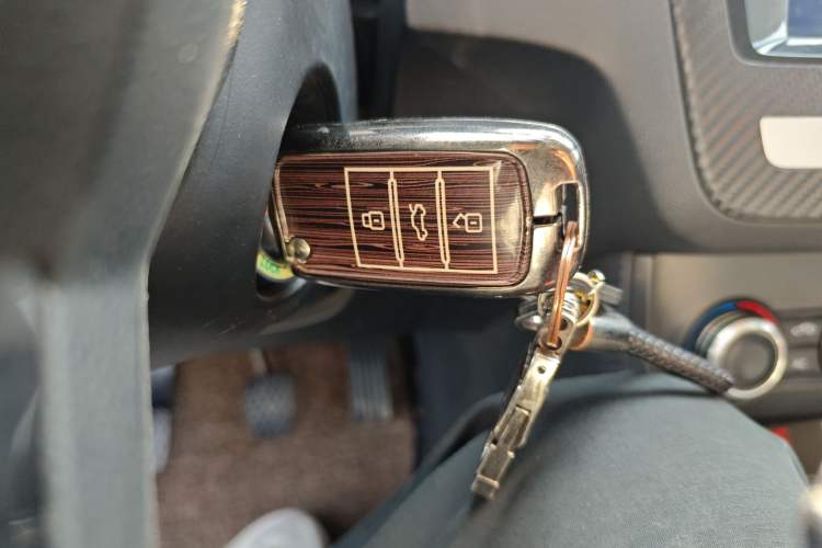 Used MG ZS 2020 Global Bestseller with 1.5L Engine Manual Transmission and a Massive 65-Inch Panoramic Sunroof Version Vehicle Key