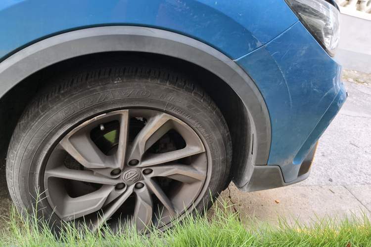 Used MG ZS 2022 180 DVVT Automatic Sport Edition Right Front Wheel Hub
