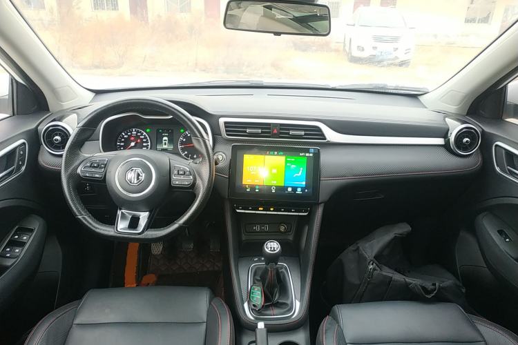 Used MG ZS 2022 180 DVVT Manual Global Million Edition 858 Center Console