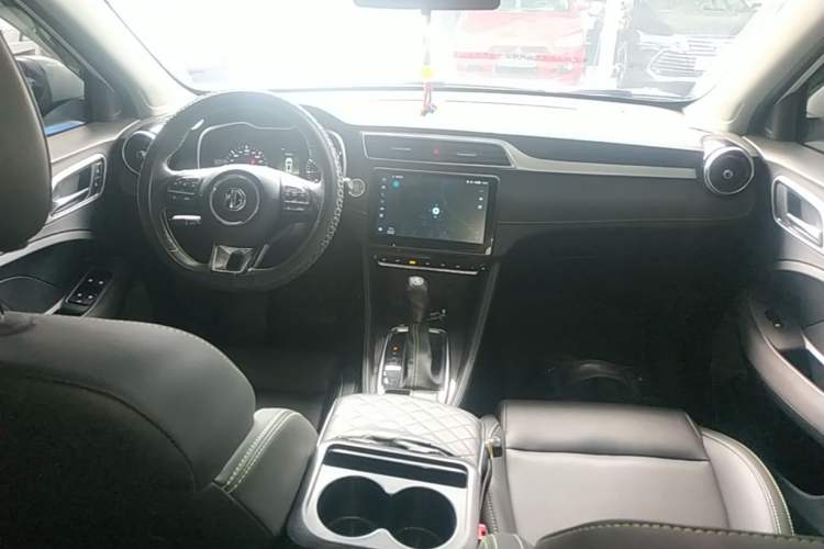 Used MG ZS 2022 180 DVVT Automatic Sport Edition Center Console