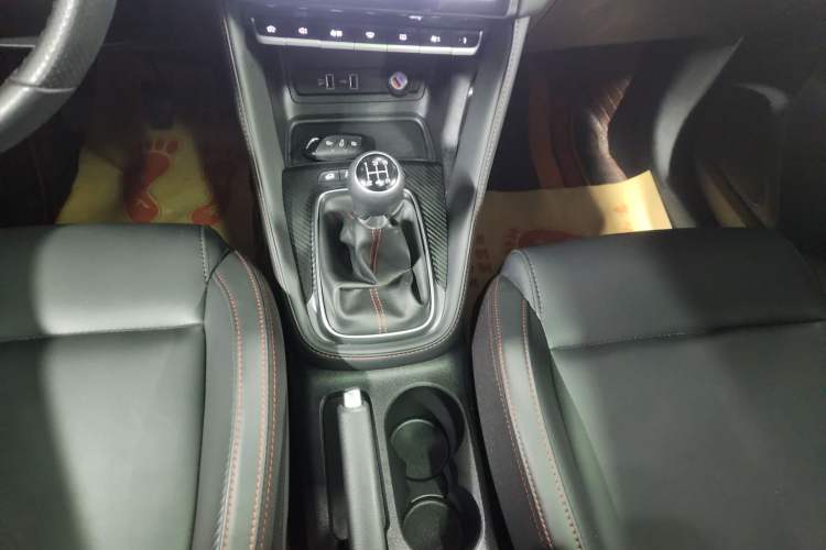 Used MG ZS 2022 180 DVVT Manual Global Million Edition 858 Gear Lever