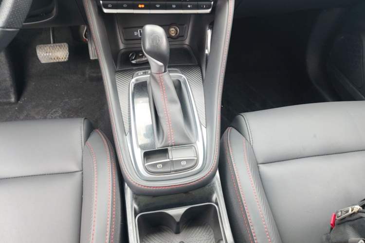 Used MG ZS 2022 180 DVVT Automatic Global Million-Unit 958 Edition Gear Lever