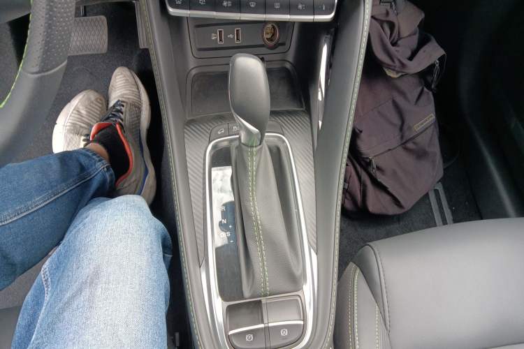 Used MG ZS 2022 180 DVVT Automatic Sport Edition Gear Lever