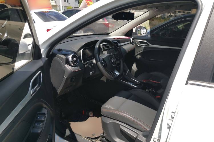 Used MG ZS 2022 180 DVVT Automatic Global Million-Unit 958 Edition Interior 3