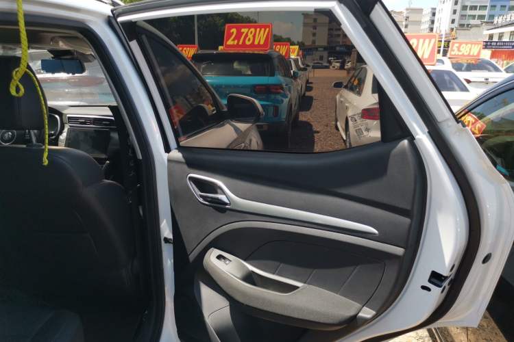 Used MG ZS 2022 180 DVVT Automatic Global Million-Unit 958 Edition Interior 6
