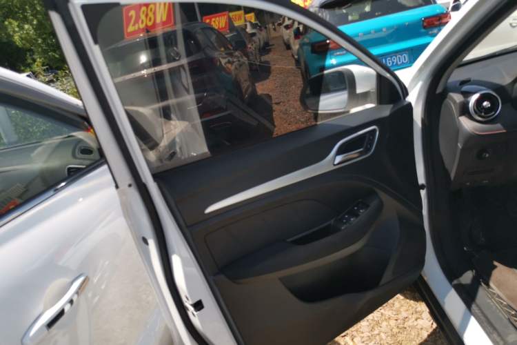 Used MG ZS 2022 180 DVVT Automatic Global Million-Unit 958 Edition Interior 7