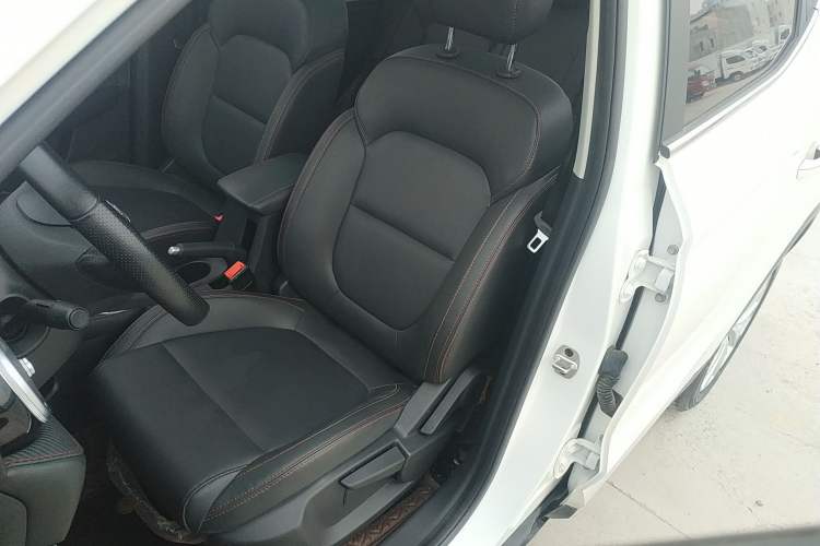 Used MG ZS 2022 180 DVVT Manual Global Million Edition 858 Left Front Seat