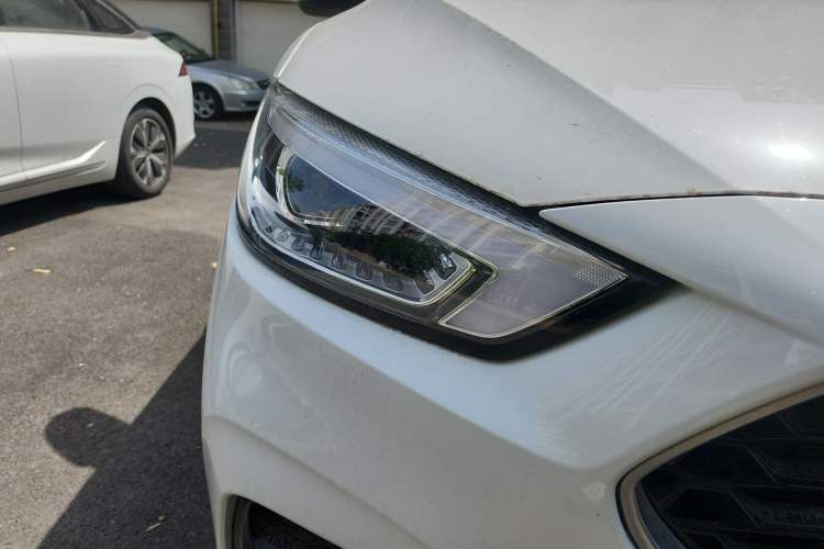 Used MG ZS 2022 180 DVVT Manual Global Million Edition 858 Right Front Headlight