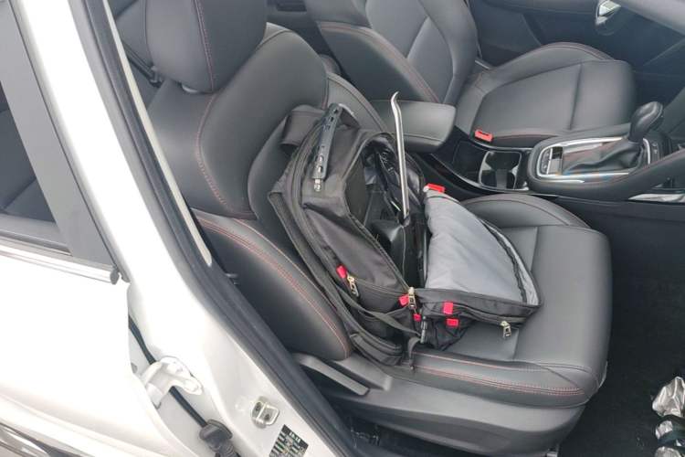 Used MG ZS 2022 180 DVVT Automatic Global Million-Unit 958 Edition Right Front Seat