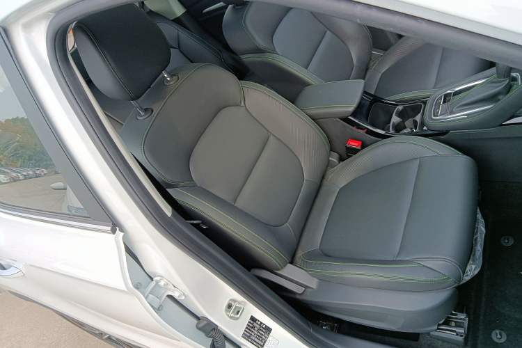 Used MG ZS 2022 180 DVVT Automatic Sport Edition Right Front Seat