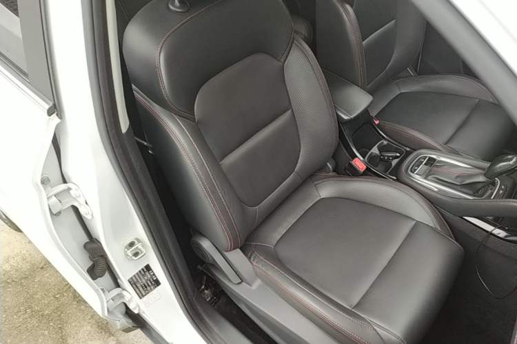 Used MG ZS 2022 180 DVVT Automatic Global Million-Unit 958 Edition Right Front Seat