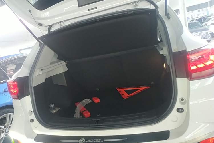 Used MG ZS 2022 180 DVVT Automatic Sport Edition Trunk