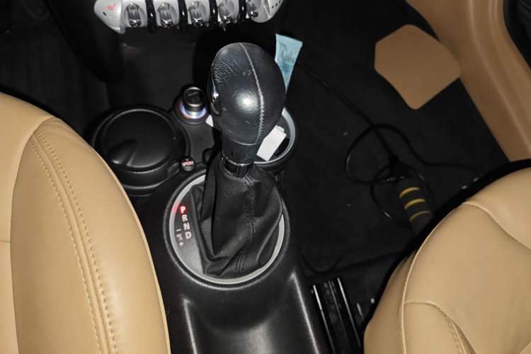 Used MINI Clubman 2007 1.6L COOPER Excitement Gear Lever