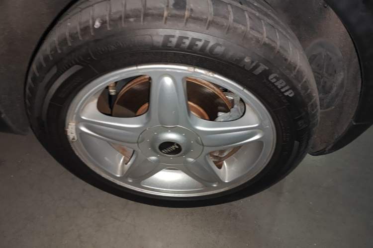 Used MINI Clubman 2007 1.6L COOPER Excitement Right Front Wheel Hub