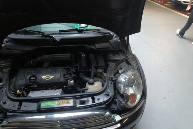 Used MINI Clubman 2007 1.6L COOPER Excitement Engine Bay Left