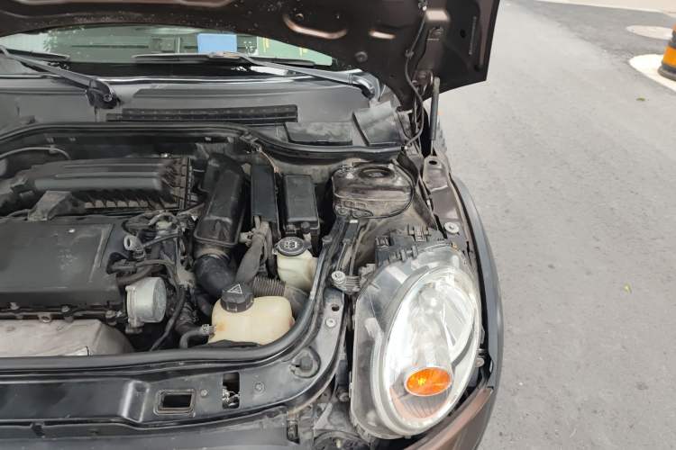 Used MINI Clubman 2007 1.6L COOPER Fun Engine Bay Left
