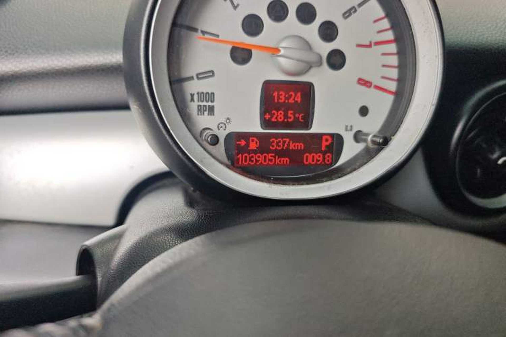 Used MINI Clubman 2007 1.6L COOPER Fun Odometer Close Up