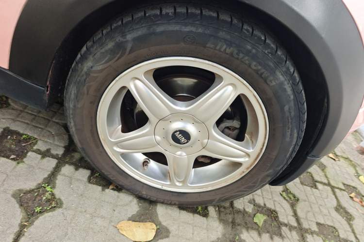 Used MINI Clubman 2007 1.6L COOPER Fun Right Front Wheel Hub