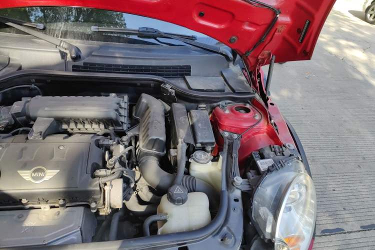 Used MINI Clubman 2007 1.6L COOPER Excitement Engine Bay Left