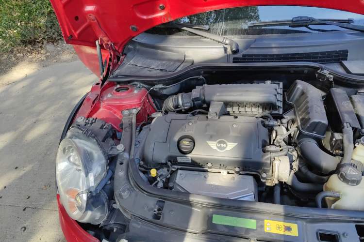 Used MINI Clubman 2007 1.6L COOPER Excitement Engine Bay Right